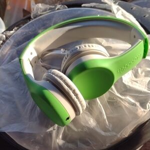 Lilgadgets wireless headphones NWOT
